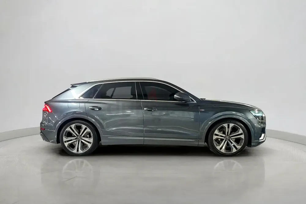 2022 Audi Q8 55 TFSI Quattro 3.0L | GCC Specifications - Image 4