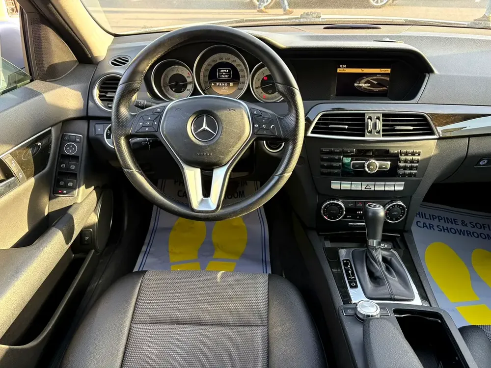 2012 Mercedes-Benz C-Class C200 GCC Specs - Excellent Condition - Image 13