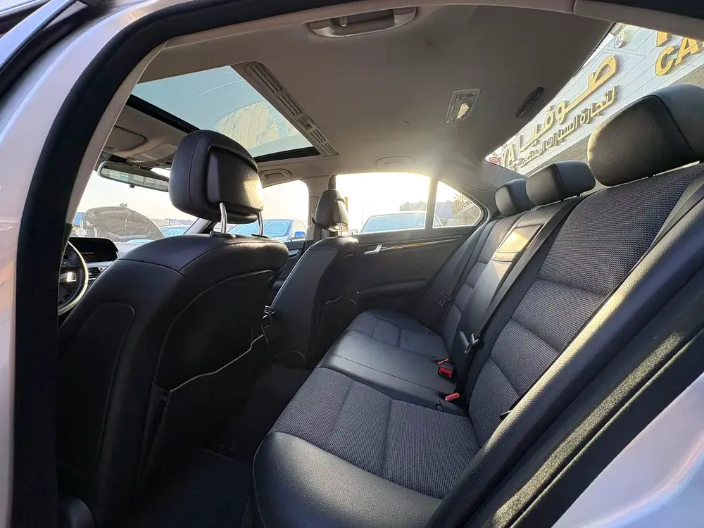 2012 Mercedes-Benz C-Class C200 GCC Specs - Excellent Condition - Image 8