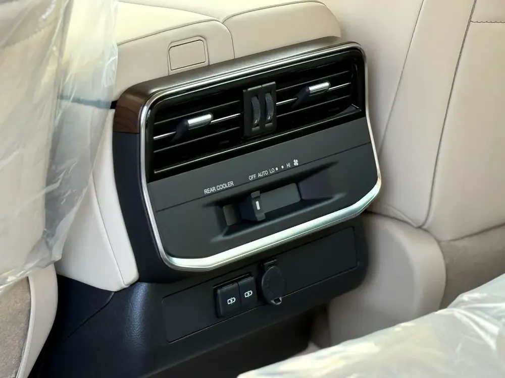 Toyota Land Cruiser GXR 2026 GCC Specs - Image 10