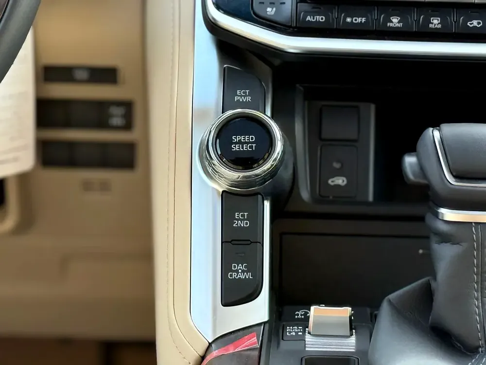 Toyota Land Cruiser GXR 2026 GCC Specs - Image 11