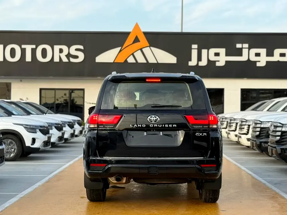 Toyota Land Cruiser GXR 2026 GCC Specs - Image 4