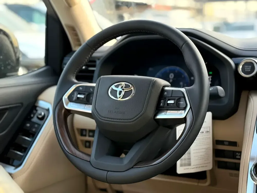 Toyota Land Cruiser GXR 2026 GCC Specs - Image 5