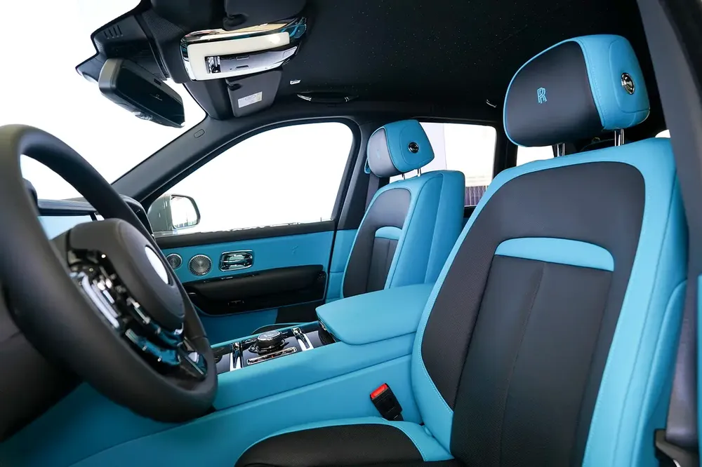 WARRANTY + SERVICE JAN 2028  | TWO TONE INTERIOR | BESPOKE AUDIO | STARLIGHT | REAR ENTERTAINMENT - Image 10