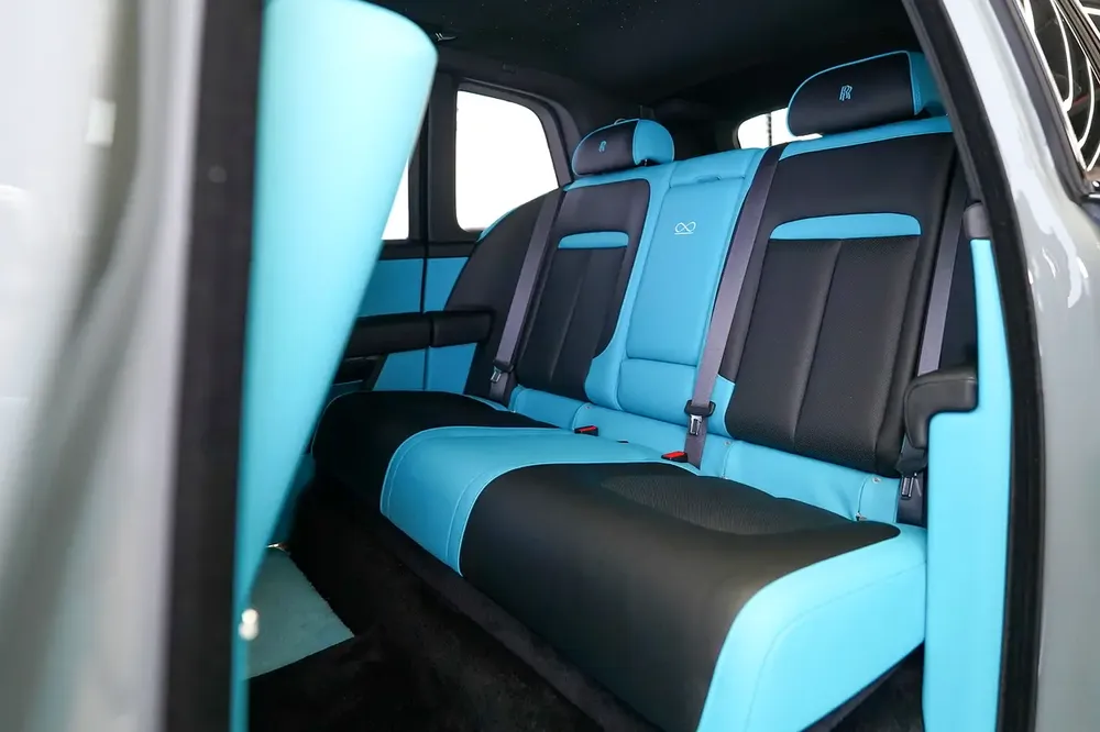 WARRANTY + SERVICE JAN 2028  | TWO TONE INTERIOR | BESPOKE AUDIO | STARLIGHT | REAR ENTERTAINMENT - Image 11