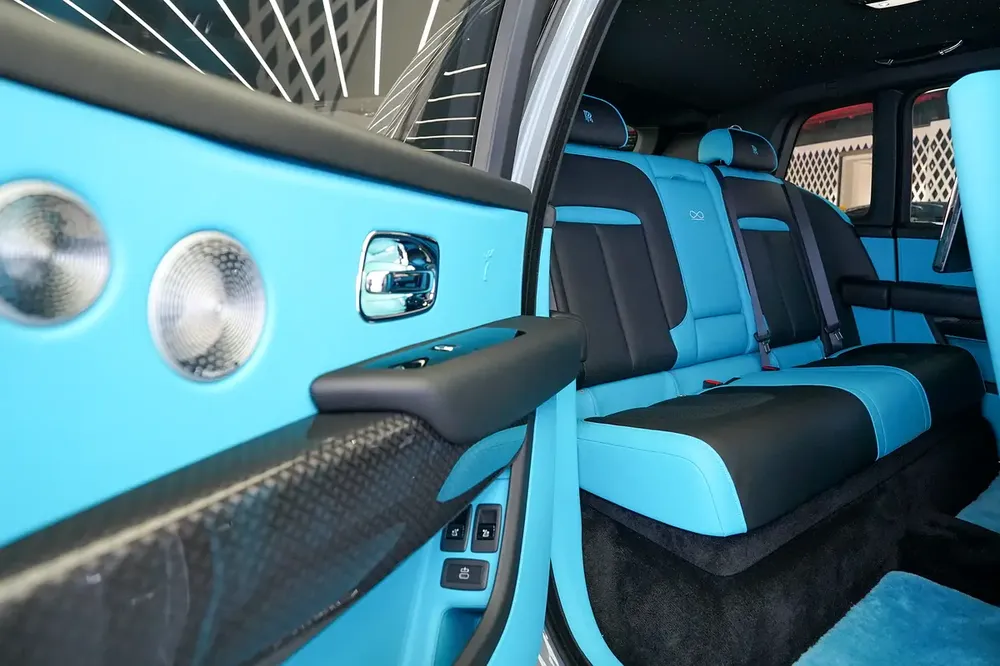 WARRANTY + SERVICE JAN 2028  | TWO TONE INTERIOR | BESPOKE AUDIO | STARLIGHT | REAR ENTERTAINMENT - Image 14