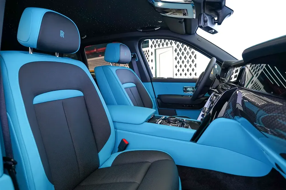 WARRANTY + SERVICE JAN 2028  | TWO TONE INTERIOR | BESPOKE AUDIO | STARLIGHT | REAR ENTERTAINMENT - Image 17