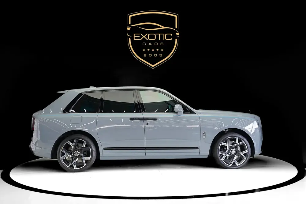 WARRANTY + SERVICE JAN 2028  | TWO TONE INTERIOR | BESPOKE AUDIO | STARLIGHT | REAR ENTERTAINMENT - Image 4