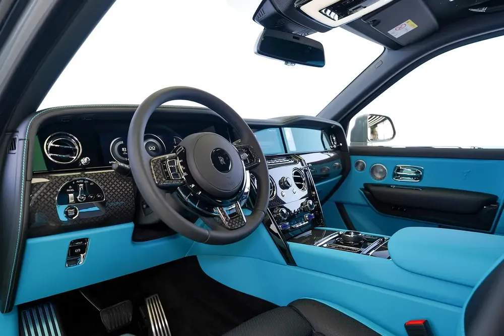 WARRANTY + SERVICE JAN 2028  | TWO TONE INTERIOR | BESPOKE AUDIO | STARLIGHT | REAR ENTERTAINMENT - Image 9