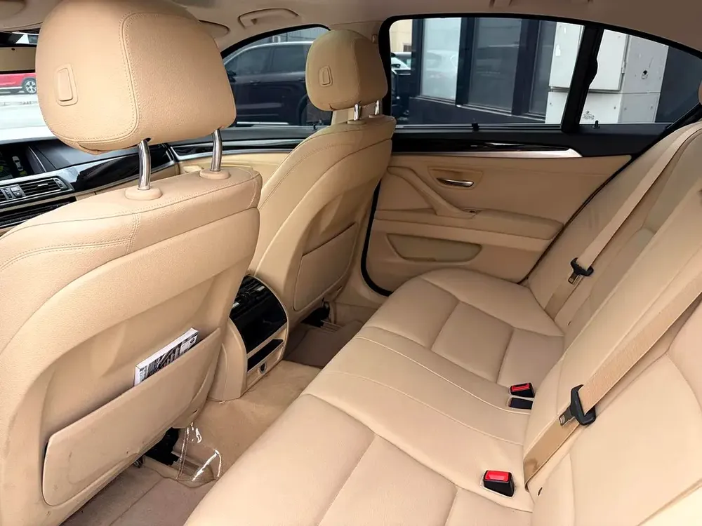 BMW 5-Series 520i 2015 GCC Specs - Well Maintained Luxury Sedan - Image 9