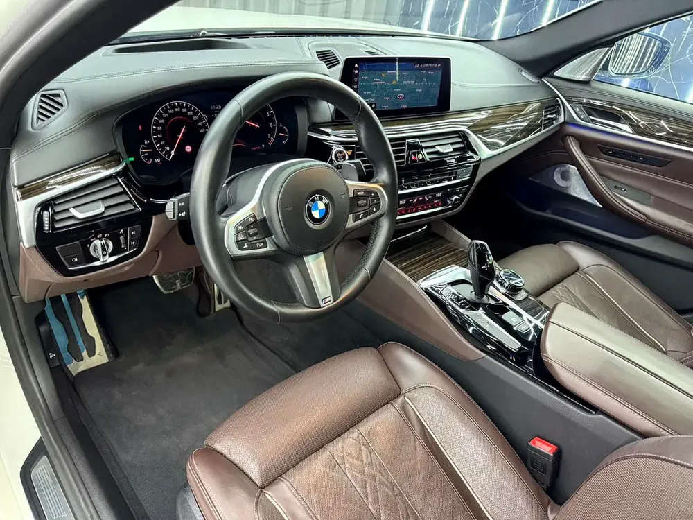 BMW 5 Series M550i xDrive 2019 ,One Owner,GCC specs,Full Service history for 169,000.00 AED - Image 10