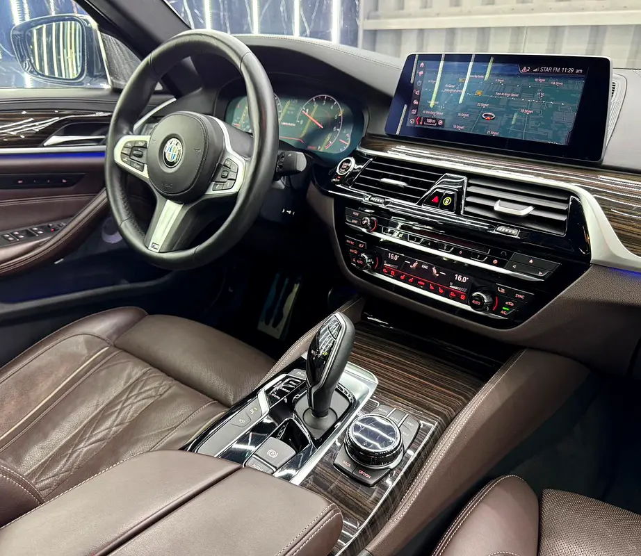 BMW 5 Series M550i xDrive 2019 ,One Owner,GCC specs,Full Service history for 169,000.00 AED - Image 15