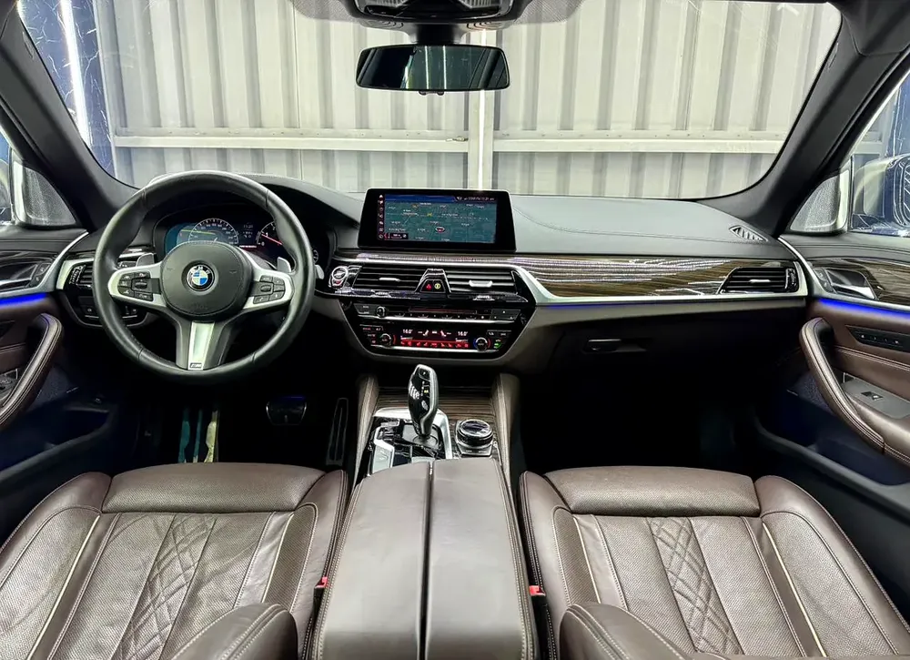 BMW 5 Series M550i xDrive 2019 ,One Owner,GCC specs,Full Service history for 169,000.00 AED - Image 16