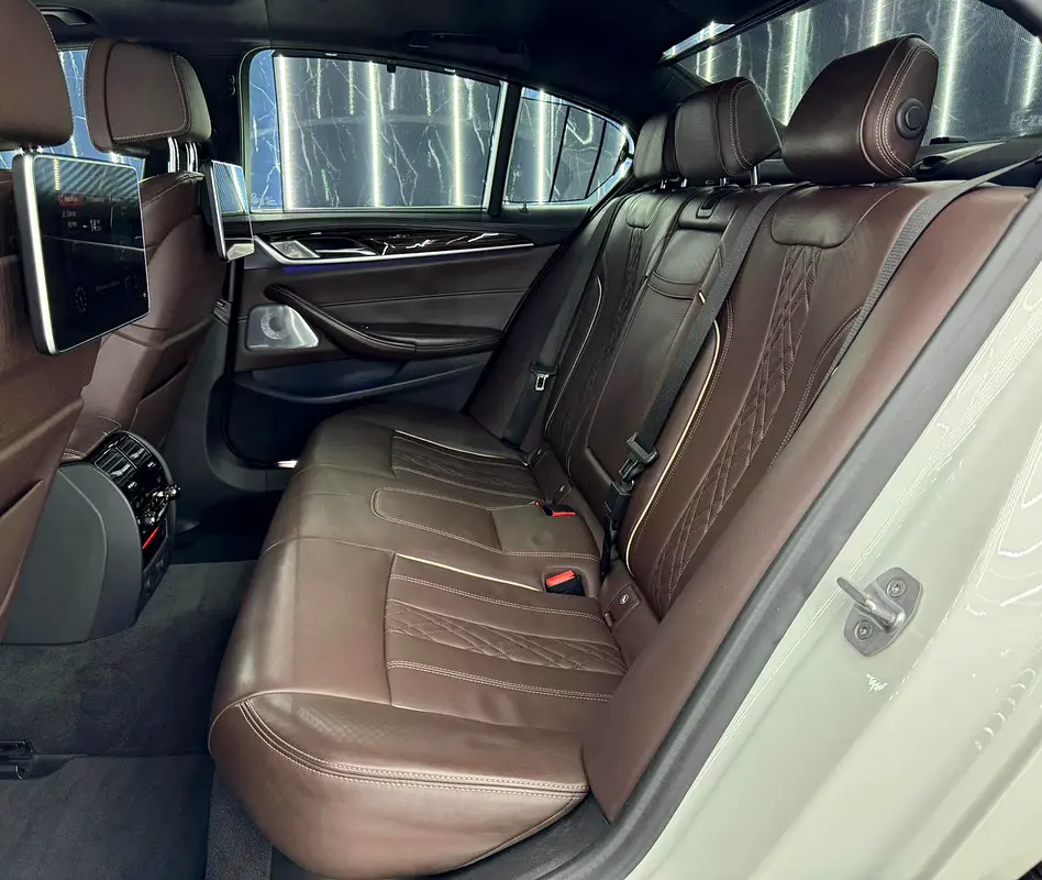 BMW 5 Series M550i xDrive 2019 ,One Owner,GCC specs,Full Service history for 169,000.00 AED - Image 20