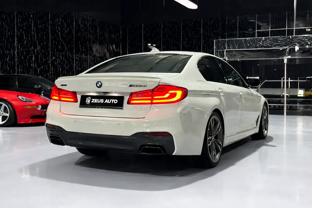 BMW 5 Series M550i xDrive 2019 ,One Owner,GCC specs,Full Service history for 169,000.00 AED - Image 4