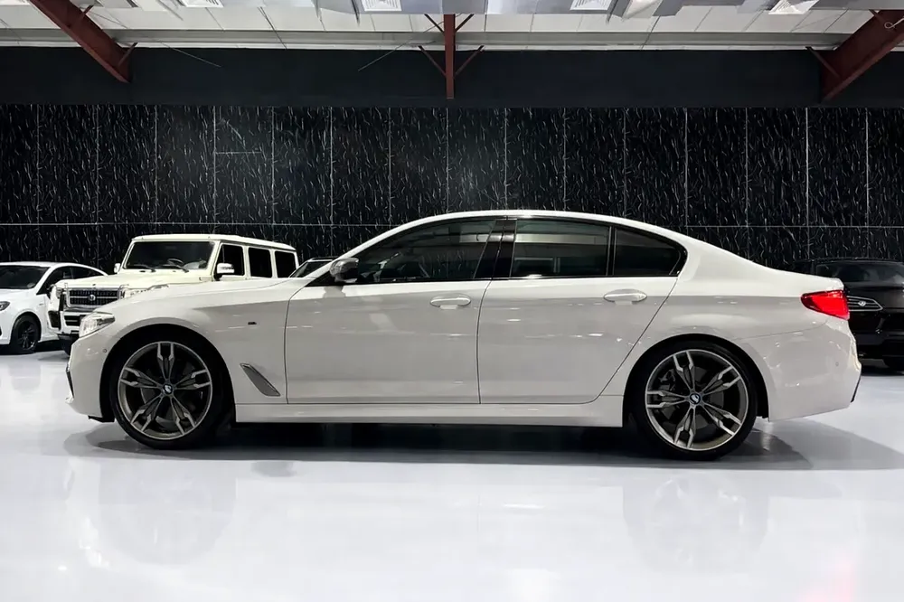 BMW 5 Series M550i xDrive 2019 ,One Owner,GCC specs,Full Service history for 169,000.00 AED - Image 6