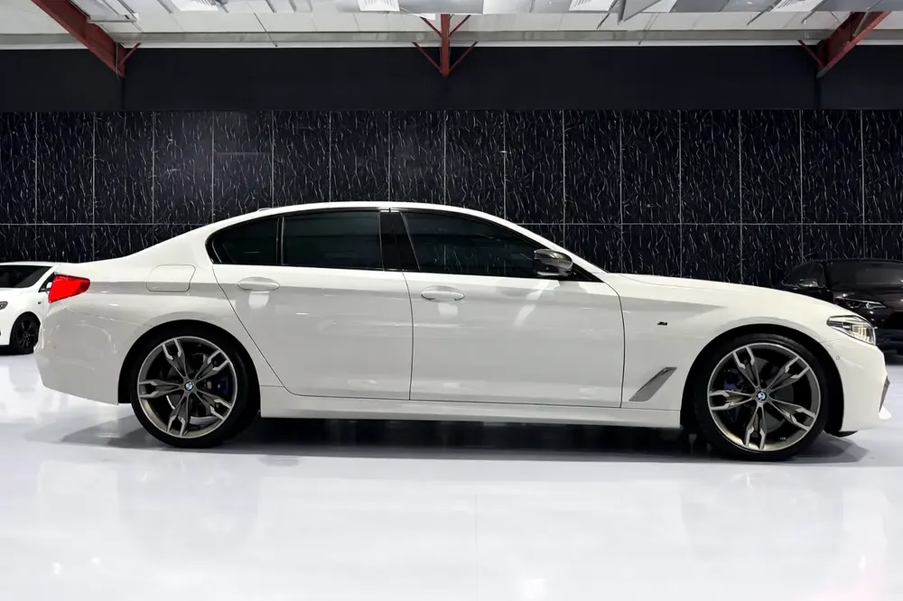 BMW 5 Series M550i xDrive 2019 ,One Owner,GCC specs,Full Service history for 169,000.00 AED - Image 8
