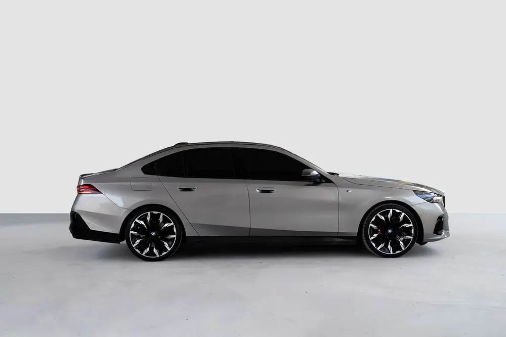 BMW 530i M Sport - 2025 with warranty and service - Image 18