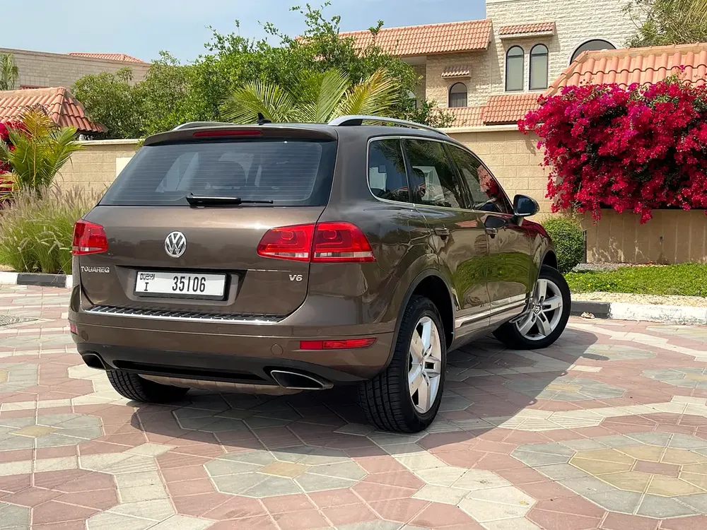 GCC VOLKSWAGEN TOUAREG 2012 Full Option IN EXCELLENT CONDITION - Image 6
