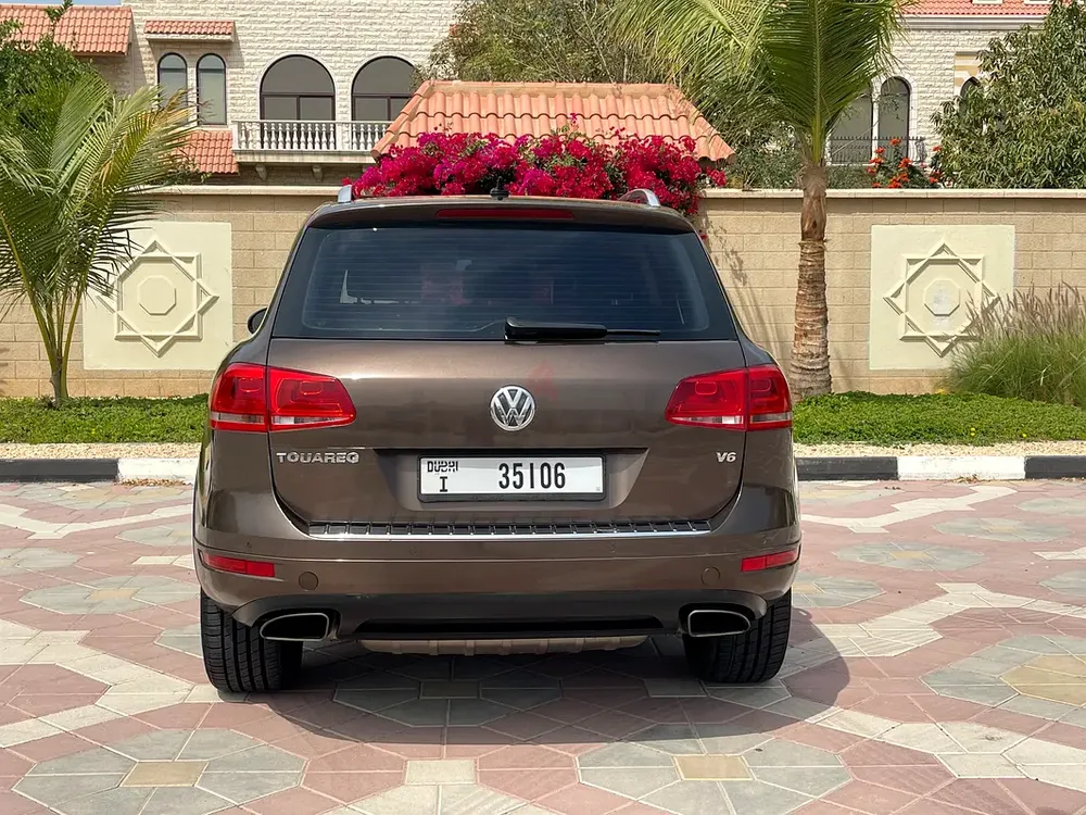 GCC VOLKSWAGEN TOUAREG 2012 Full Option IN EXCELLENT CONDITION - Image 7