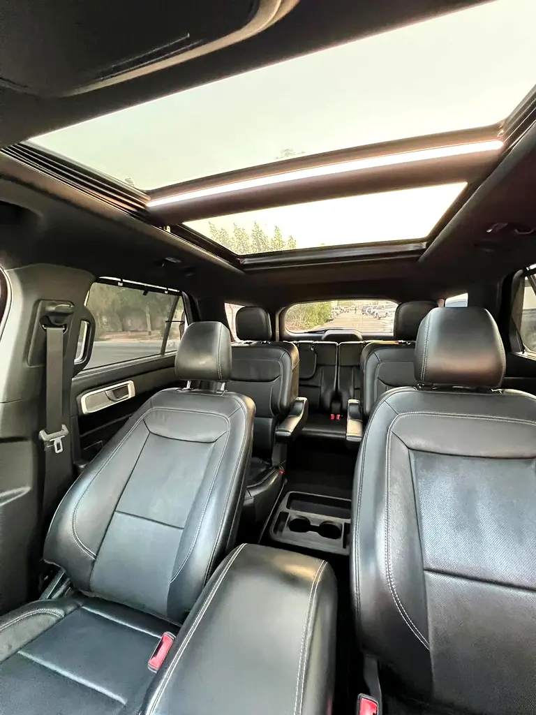 Ford Explorer Limited 2020 - American Specs - Excellent Condition - Image 16