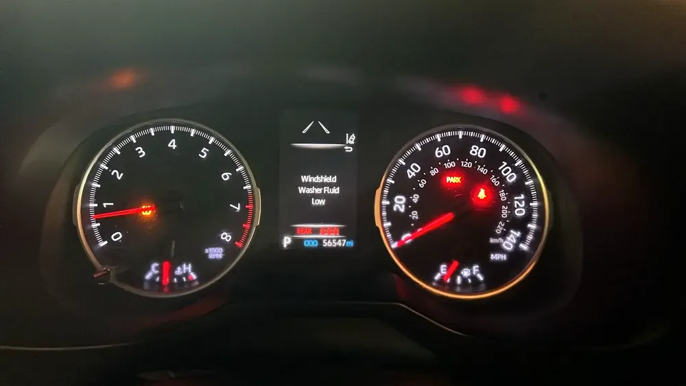 Toyota Rav 4 LE 2019, AWD American ADNOC Pass certificate - Image 7