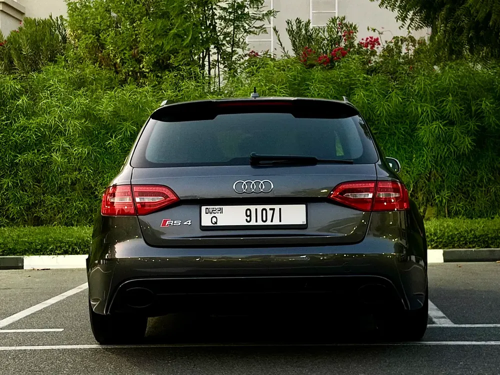 Audi RS4 GCC, Perfect condition, fully loaded, recently service done - Image 7