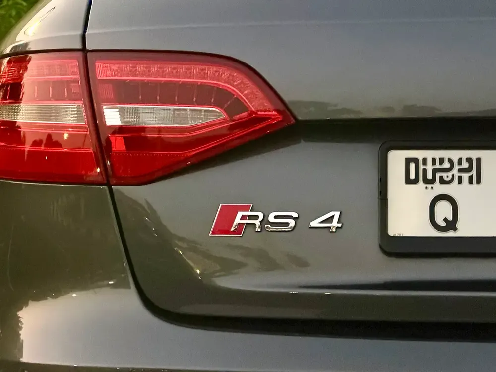 Audi RS4 GCC, Perfect condition, fully loaded, recently service done - Image 9