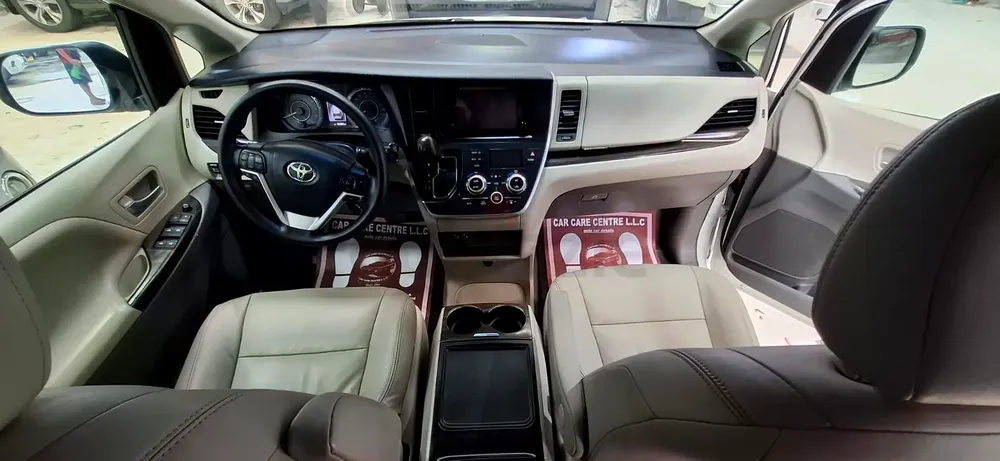 Toyota sienna XLE model 2015 - Image 5