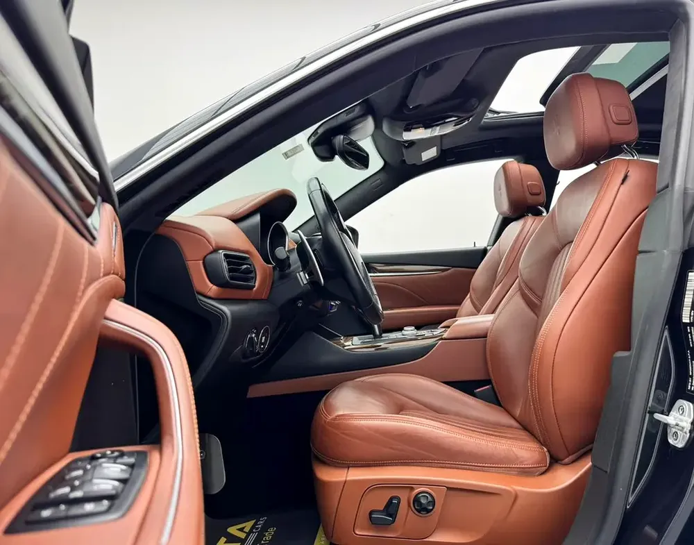 2019 Maserati Levante SQ4, Maserati Service History, Warranty, GCC - Image 11