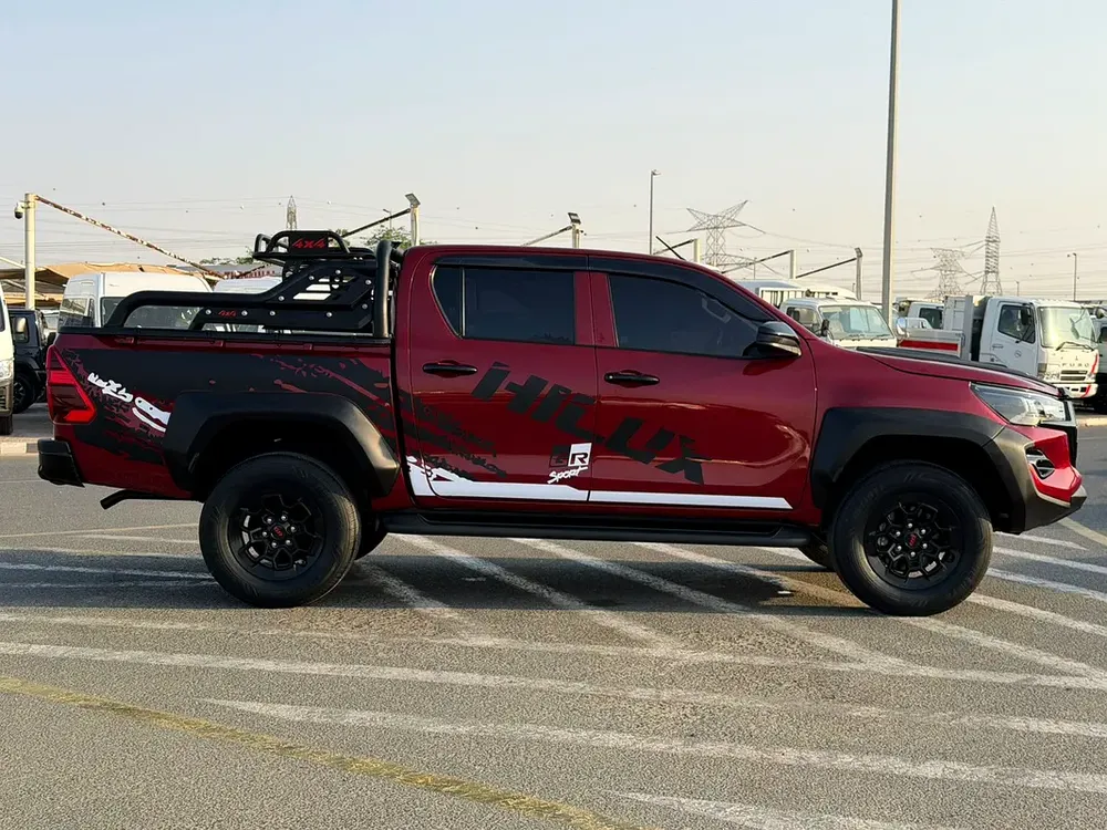 2022 Toyota Hilux GR Sports Modified - 2.7L V4 AWD -GCC- Full Off Road Rollbar - Special Colour - Image 9