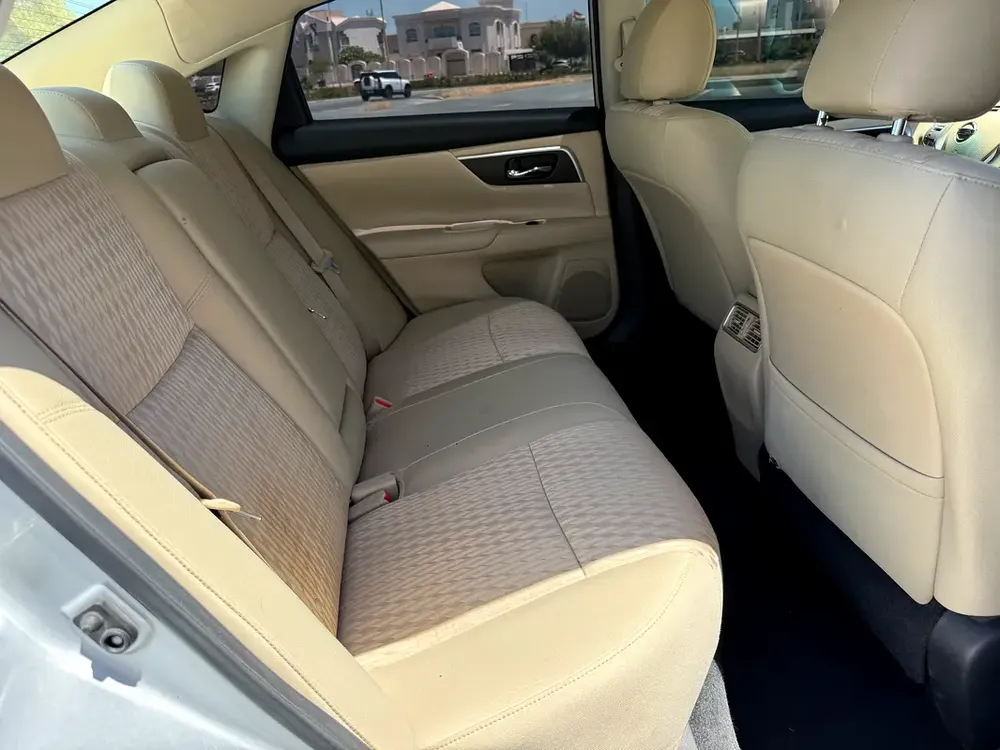 Nissan Altima SV 2018 GCC Specs - Well Maintained - Image 13