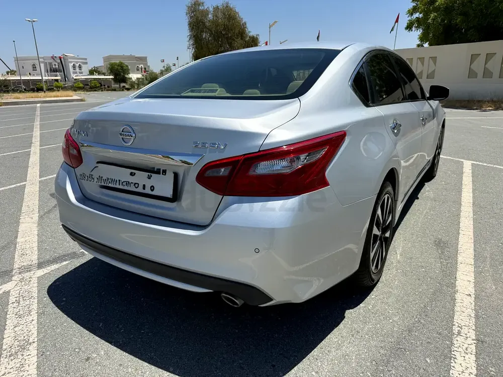 Nissan Altima SV 2018 GCC Specs - Well Maintained - Image 5
