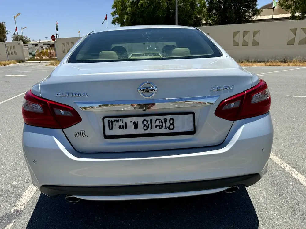 Nissan Altima SV 2018 GCC Specs - Well Maintained - Image 6