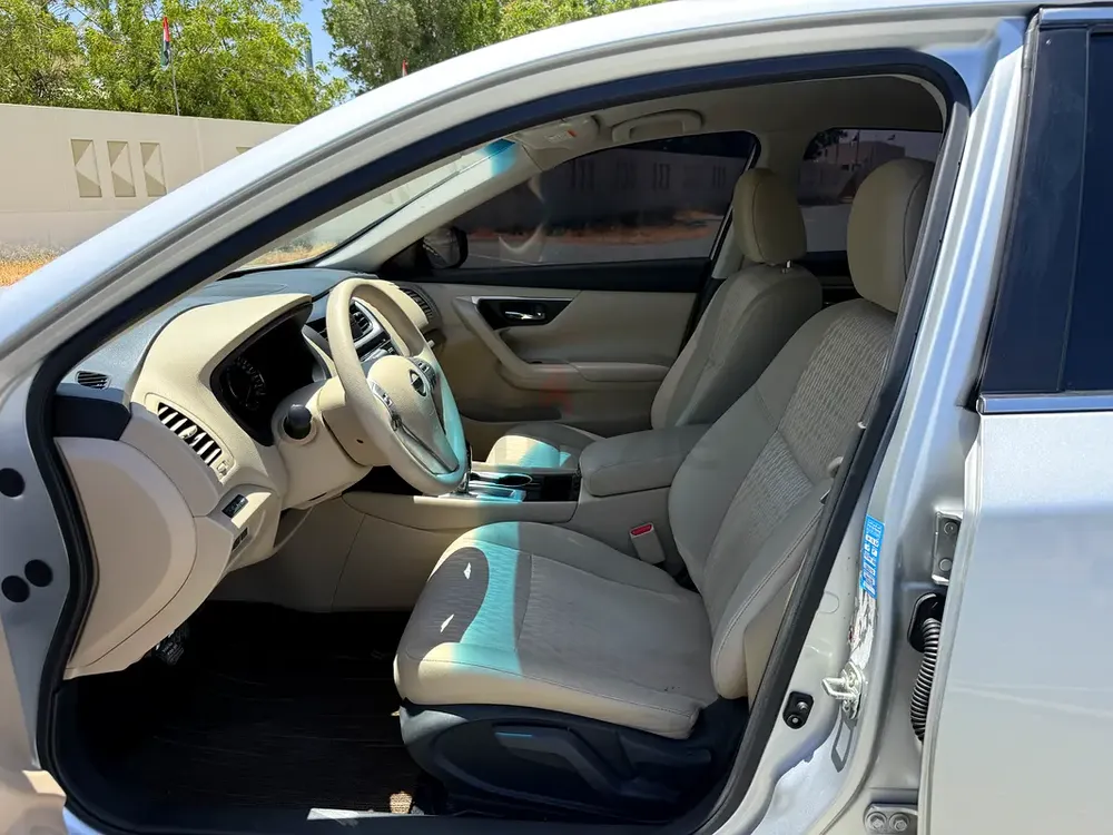 Nissan Altima SV 2018 GCC Specs - Well Maintained - Image 8