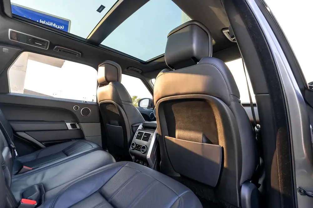 2019 Land Rover Range Rover Sport HSE Dynamic | GCC Specs | Low Mileage - Image 17