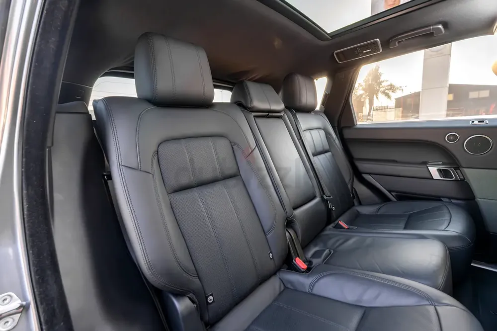 2019 Land Rover Range Rover Sport HSE Dynamic | GCC Specs | Low Mileage - Image 18