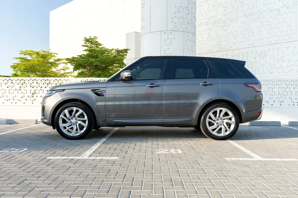 2019 Land Rover Range Rover Sport HSE Dynamic | GCC Specs | Low Mileage - Image 4
