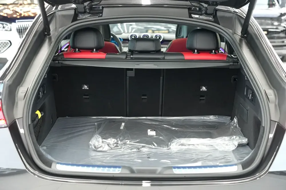 Mercedes-Benz GLC Coupe GLC 200 2026 GCC Specs - Image 18