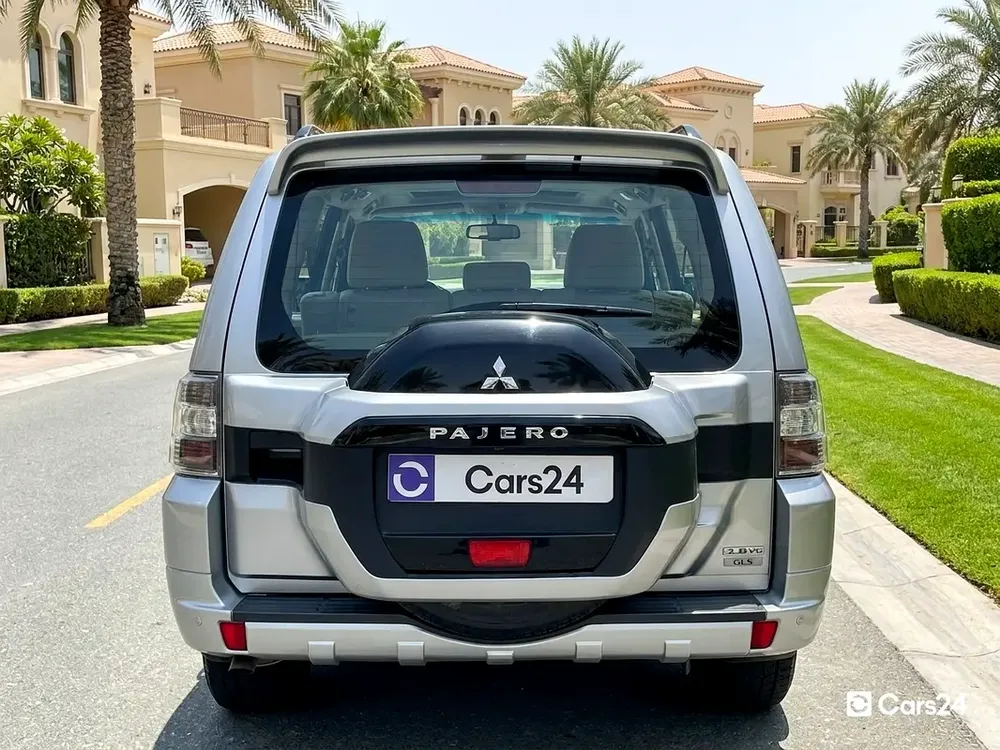 AED 658/m | 0 DP | Free 1 Month Warranty | Service History | 30 Day Return | MITSUBISHI PAJERO 2018 - Image 4