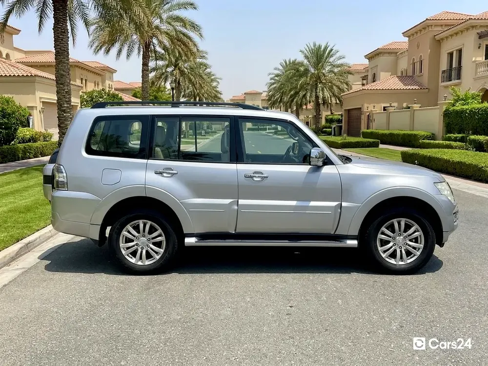 AED 658/m | 0 DP | Free 1 Month Warranty | Service History | 30 Day Return | MITSUBISHI PAJERO 2018 - Image 5
