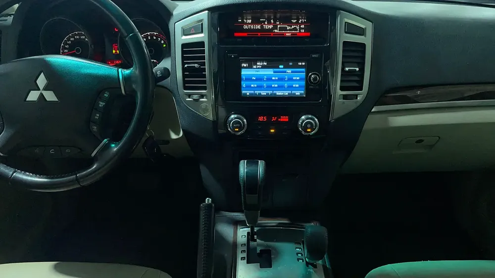 AED 658/m | 0 DP | Free 1 Month Warranty | Service History | 30 Day Return | MITSUBISHI PAJERO 2018 - Image 8