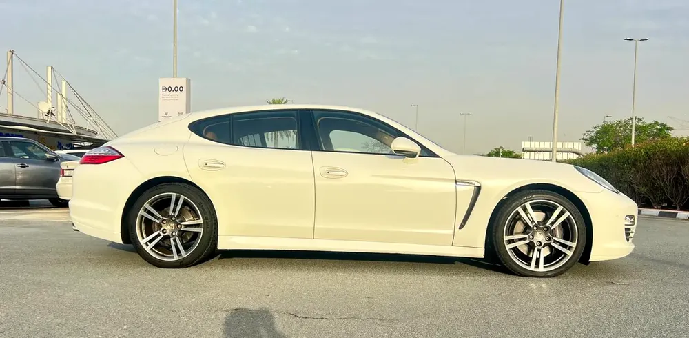 GCC Specs Porsche Panamera 4 - 2011 - Image 4