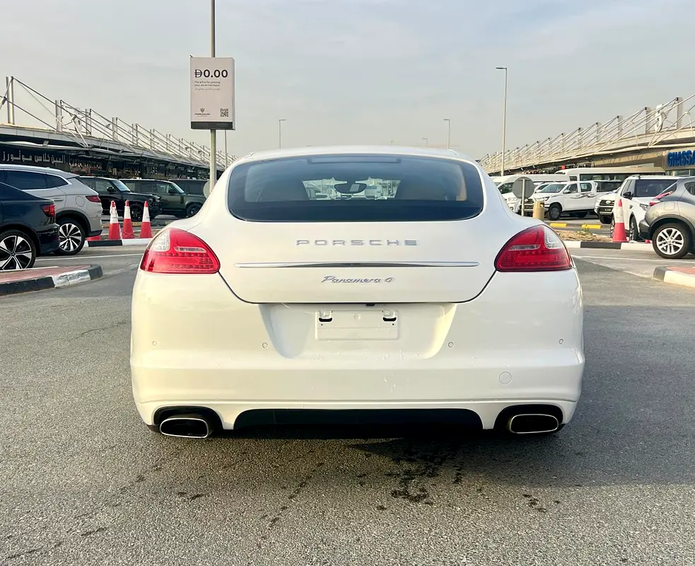 GCC Specs Porsche Panamera 4 - 2011 - Image 5