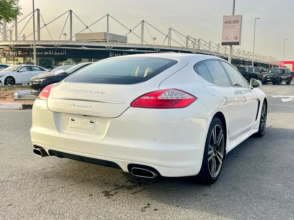 GCC Specs Porsche Panamera 4 - 2011 - Image 7