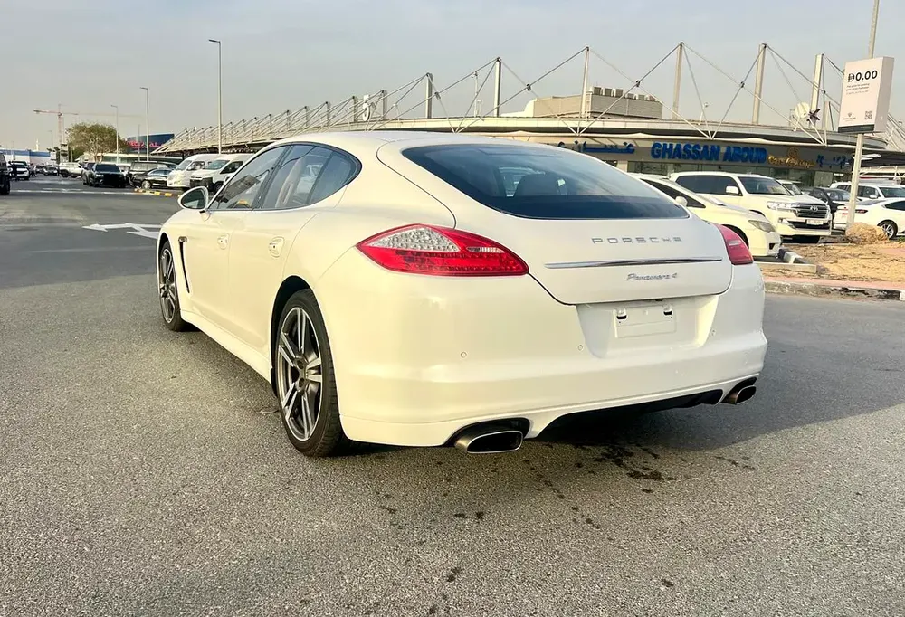 GCC Specs Porsche Panamera 4 - 2011 - Image 8