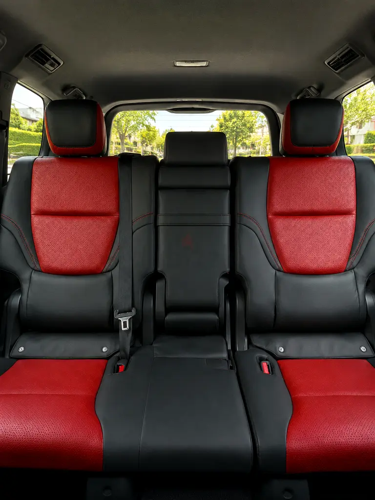 2024 Land Cruiser GR Sport | GCC | FSH Al-Futtaim | Warranty  Service to 2028 | 18,600km - Image 10
