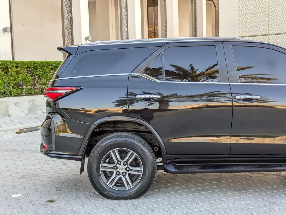 TOYOTA FORTUNER 2017 FACELIFTED 2025 GXR V6 4.0L GCC IN EXCELLENT CONDITION - Image 13