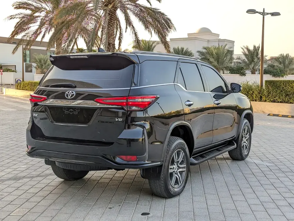 TOYOTA FORTUNER 2017 FACELIFTED 2025 GXR V6 4.0L GCC IN EXCELLENT CONDITION - Image 15