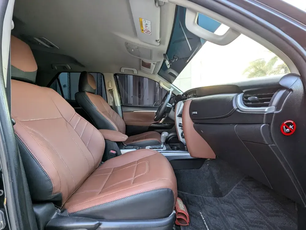 TOYOTA FORTUNER 2017 FACELIFTED 2025 GXR V6 4.0L GCC IN EXCELLENT CONDITION - Image 6